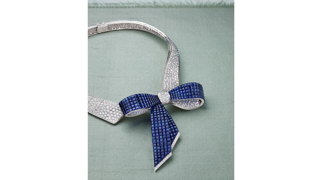 Van Cleef & Arpels Ruban Mysterieux necklace